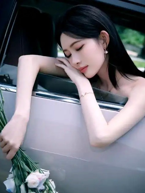 娱乐八卦盘点：成龙吃瓜真相与全网娱乐吃瓜君揭秘