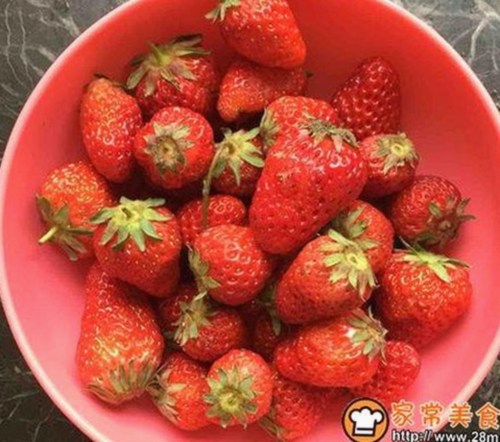 娱乐圈女主的瓜田奇遇：长沙夜生活与吃瓜酱的趣事揭秘